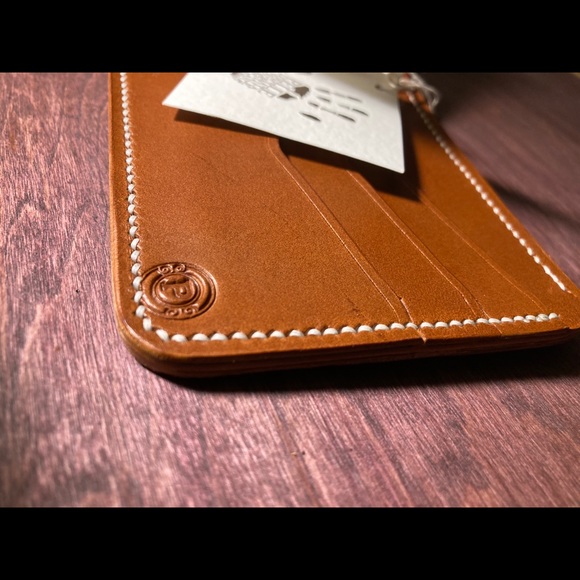 Luxury Leather 9 Pocket Bi-Fold - Picture 2 of 4
